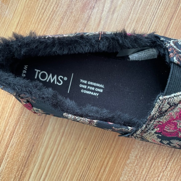 Shoes - Picture 2 of 2